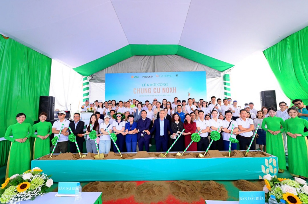  Lễ khởi công diễn ra với sự tham dự của các đại biểu.