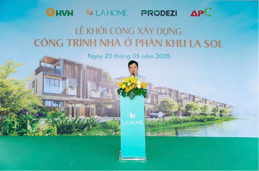 Đại diện nhà thầu An Phong, tổng thầu xây dựng khu nhà ở tại phân khu LA Sol phát biểu tại sự kiện